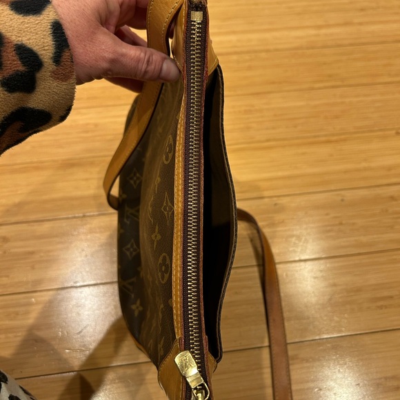 Louis Vuitton Odeon crossbody - Picture 8 of 13